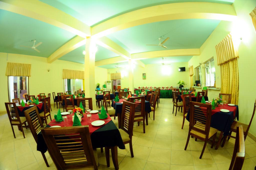 Happy Leoni Hotel Anuradhapura Exterior photo