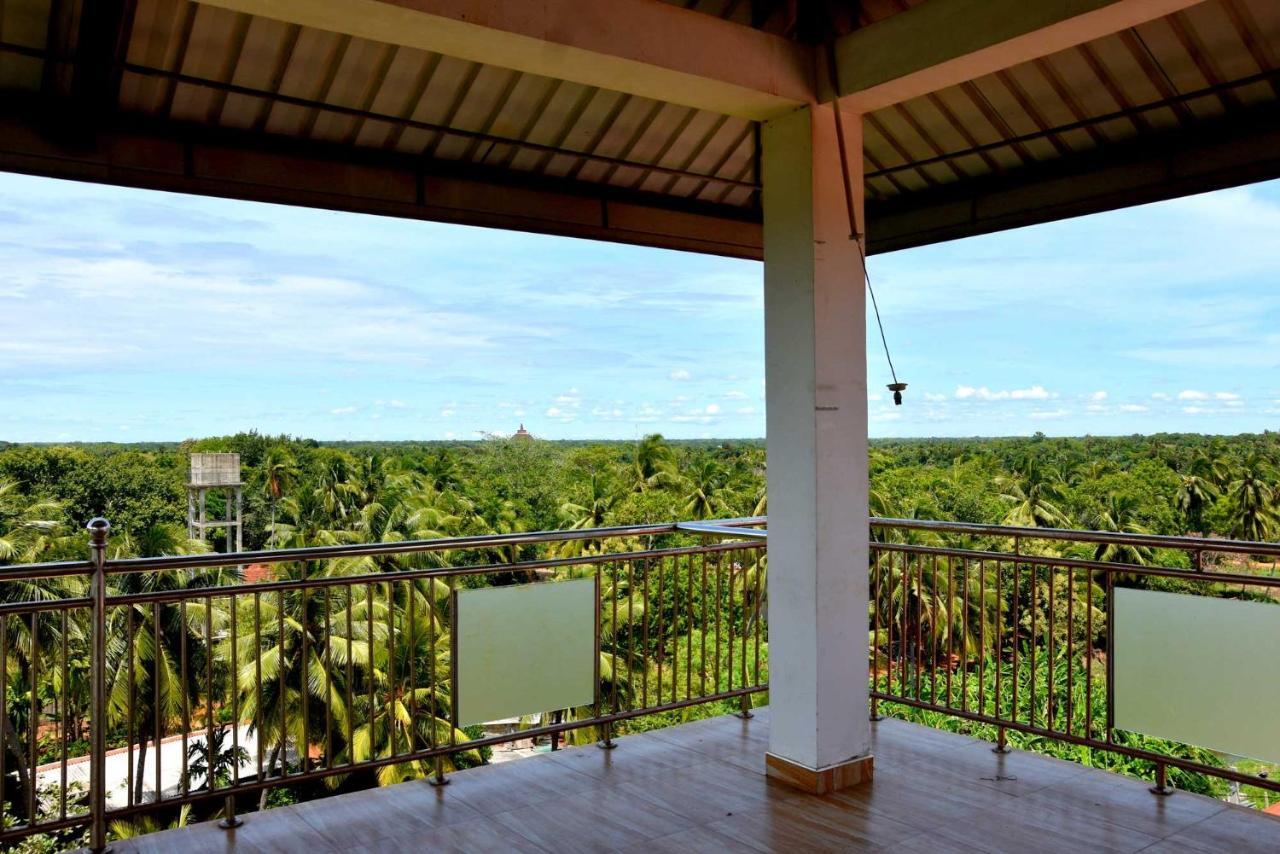 Happy Leoni Hotel Anuradhapura Exterior photo